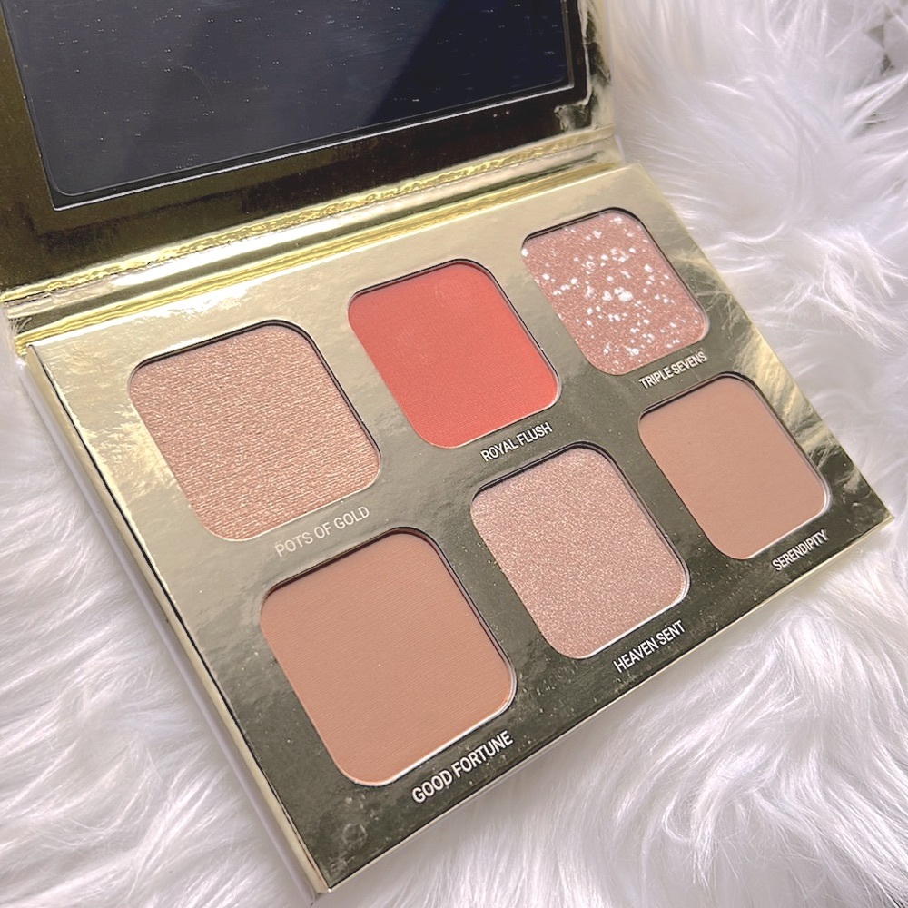 ✨ True + Luscious - Lucky Glow Palette ✨